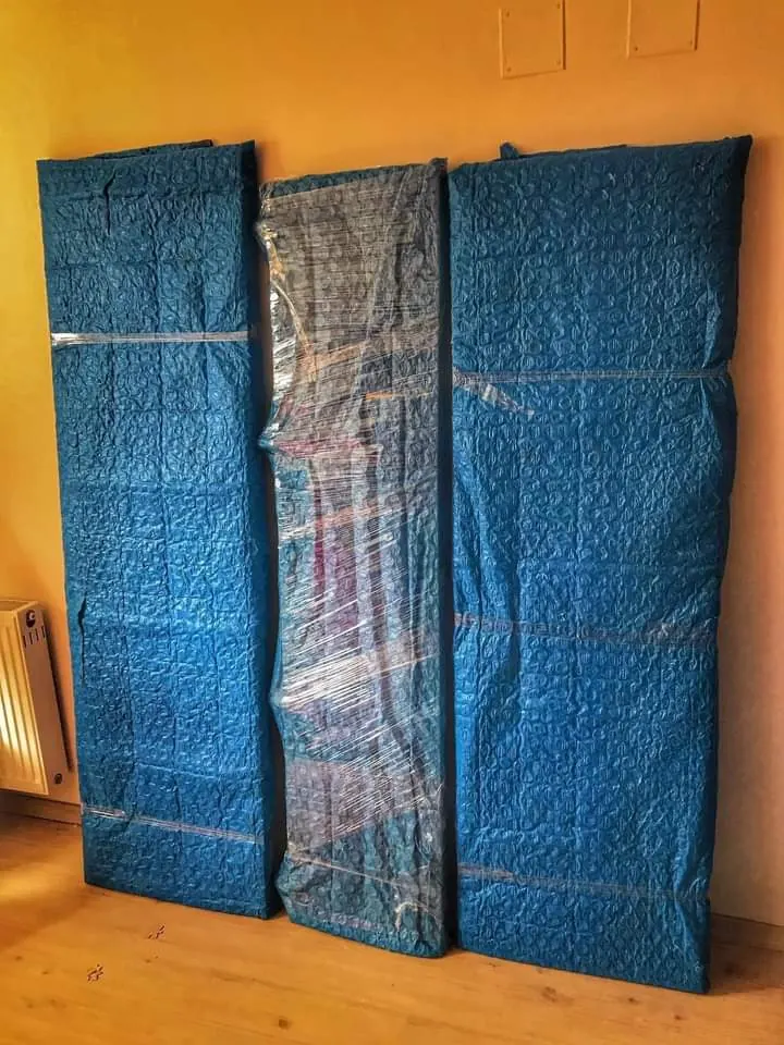 Koruyucu battaniyeli mobilyalar